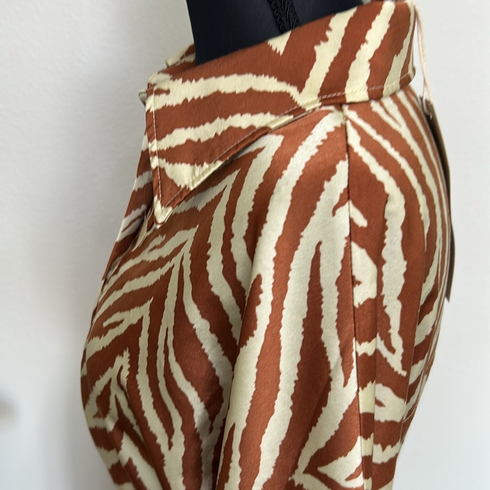 Brand new with tags button down dress with belt. Can be used also as a top - Picture 8 of 13